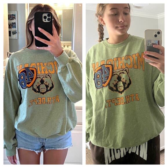 Urban Outfitters Michigan Patch Crewneck Sweatshirt Small Green Pullover Cozy - Picture 2 of 12